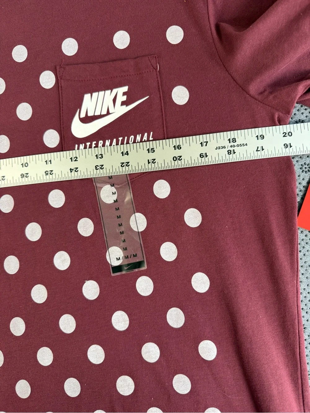 NEW Men’s Nike International Pocket Tee